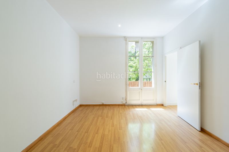 Foto 1c2f79a6-94e8-49e7-b339-a84dabfb7bbb. Flat in plaça de Sants 9 in Sants Barcelona