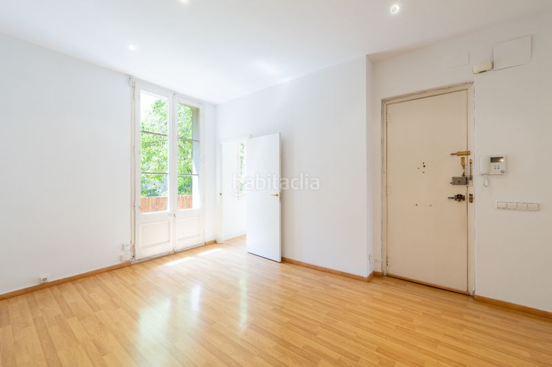 Foto 362870a4-27bf-4ed7-b03e-1e6364328525. Flat in plaça de Sants 9 in Sants Barcelona