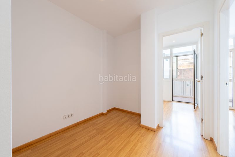 Foto 757ce9b2-ddaa-497a-9621-10a4ec8d17ad. Flat in plaça de Sants 9 in Sants Barcelona