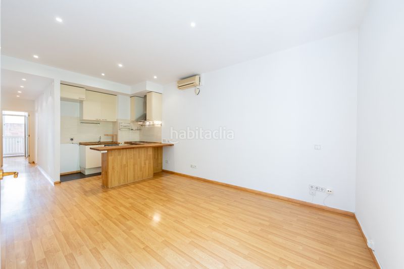 Foto c57e285a-fd4e-4653-a826-19c1746975e5. Flat in plaça de Sants 9 in Sants Barcelona