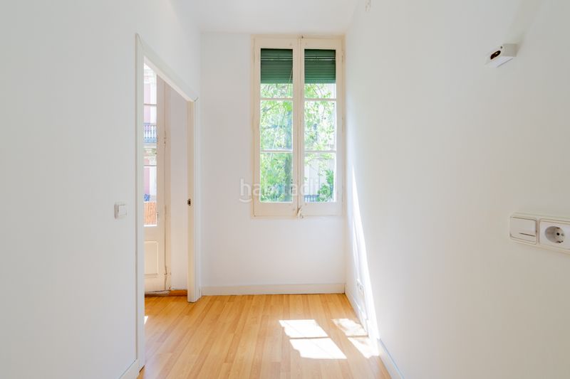 Foto e7c9059f-3423-4b2c-8b99-2d42f3fb2f1b. Flat in plaça de Sants 9 in Sants Barcelona