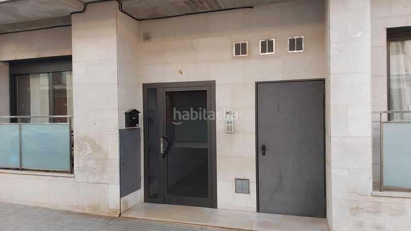 Foto 1c7dc0d1-2789-476f-aed0-719a890a9fca. Parking coche en Manlleu