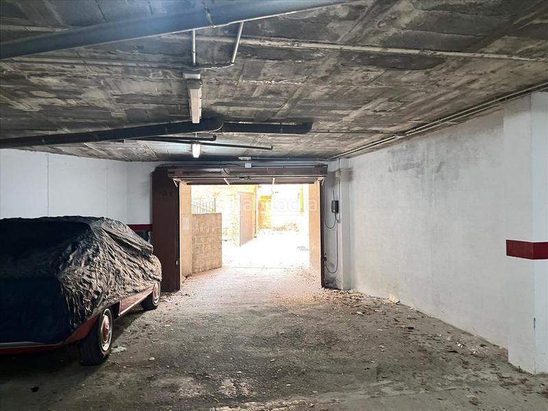 Foto d03fc908-ece5-4b52-8b06-a41207cad8c5. Aparcament cotxe a comerc a Guardiola de Berguedà