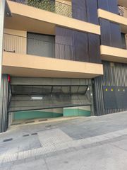 Aparcament cotxe  Carrer joaquim amat-piniella. Plaza de párquing  horta  vall dhebrón