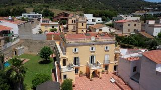 Maison  Carrer pau claris. El maresme  teià  casa de estilo neoclásico  neoclassical house