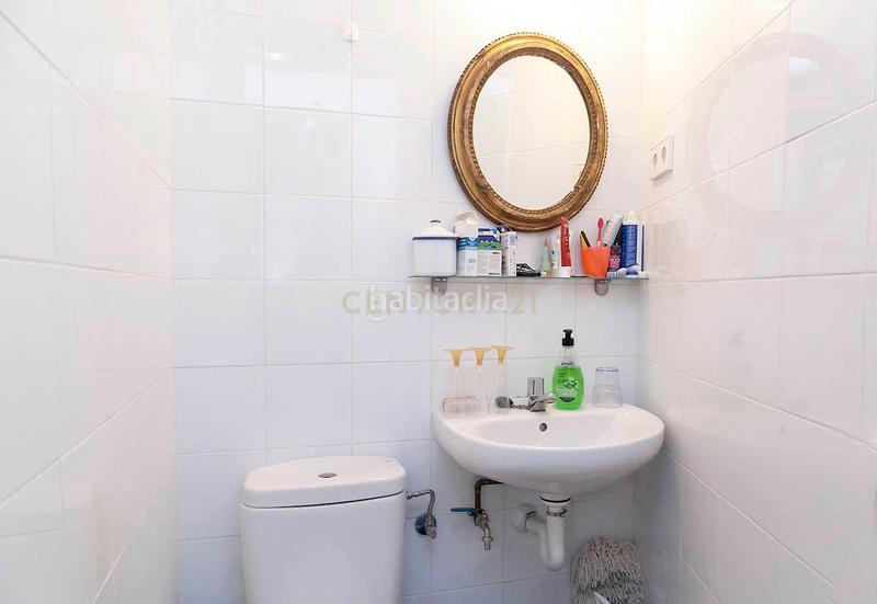 Foto c8a387e5-a21c-4ad0-a2f9-3082f00f4a3d. Pas-de-porte local commercial dans Dreta de l´Eixample Barcelona