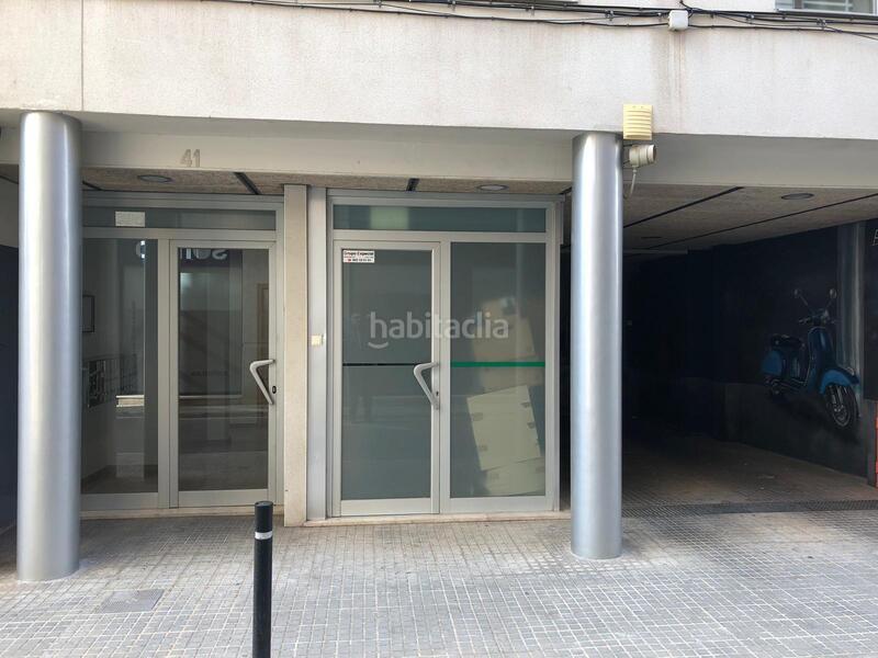 Foto f50f40cd-6b6c-40a0-aa2d-0aedb92b11cf. Parking coche en cuba plaza de parquing en Sant Joan Vilanova i la Geltrú