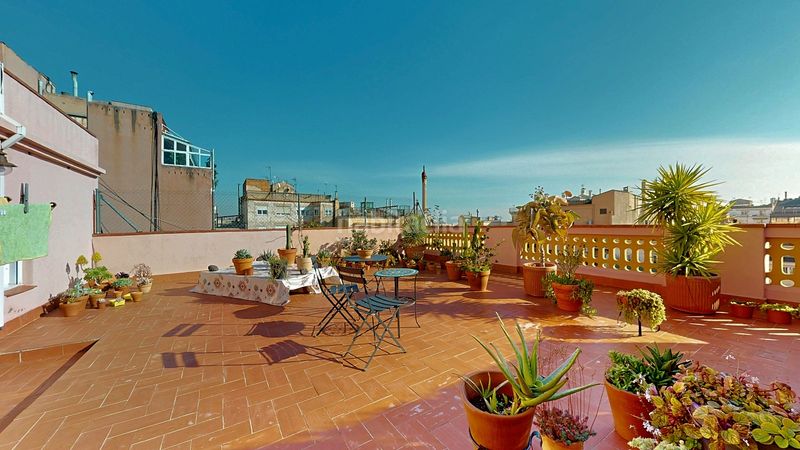 Foto 74a0a1de-afdd-49e1-9386-c25bb6e53da4. Àtic a Dreta de l´Eixample Barcelona