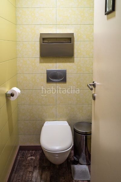 Foto 33f8f9f2-a470-4c01-bc8f-7eaa78e80ddc. Alquiler local comercial en Centre Badalona