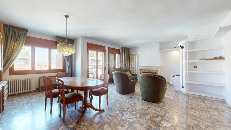 Foto 3ef05c4f-4d5b-4511-ab85-4d25491c867a. Flat with fireplace heating parking in Eixample Sabadell