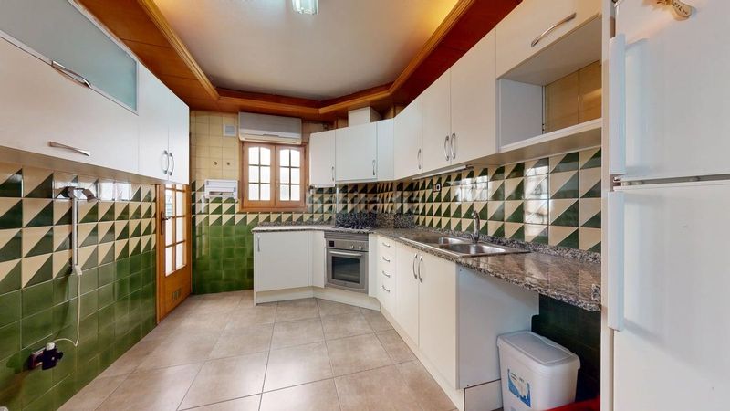 Foto 7060ee3c-ab79-4549-a673-981758e3f517. Flat with fireplace heating parking in Eixample Sabadell