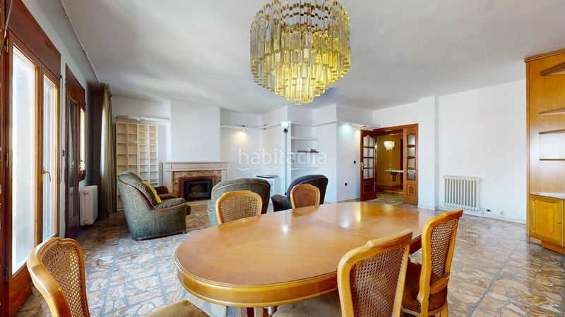 Foto 92393287-7d52-49f7-86f0-4d01a3fb5bc8. Flat with fireplace heating parking in Eixample Sabadell
