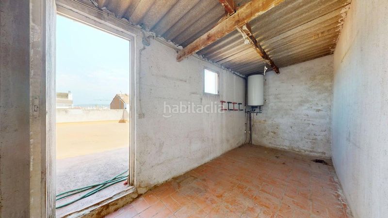 Foto efbb10d9-1c50-4b6a-8981-91841ae71403. Flat with fireplace heating parking in Eixample Sabadell