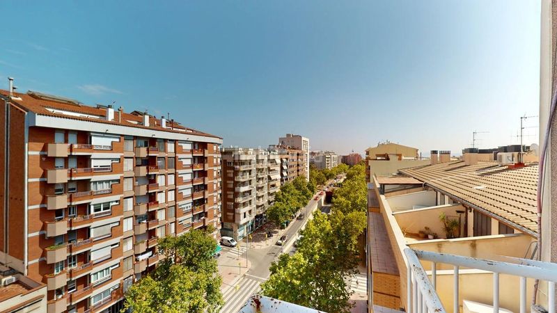 Foto 46411e21-cef8-4b65-bd20-cf8aa1f5b610. Pis amb xemeneia calefacció aparcament a Eixample Sabadell