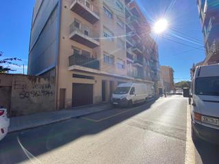 Aparcament cotxe a Creu de la Mà
