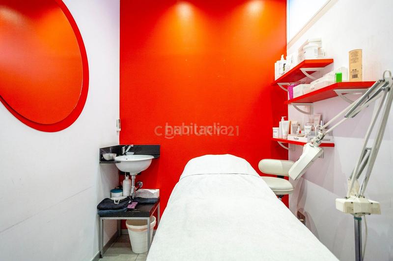 Foto 166c2013-f4f0-43b9-ad7f-f45cbc31be01. Local comercial en Lloreda Badalona