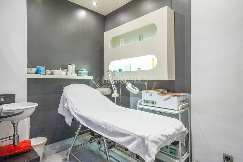 Foto 5a84ee3b-45cb-4464-852d-e56d21ad86ee. Local comercial en Lloreda Badalona