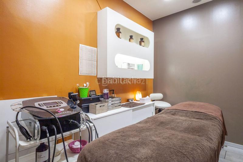 Foto ce25f618-83ea-4c10-9e29-1d6a6e7648a8. Local comercial en Lloreda Badalona