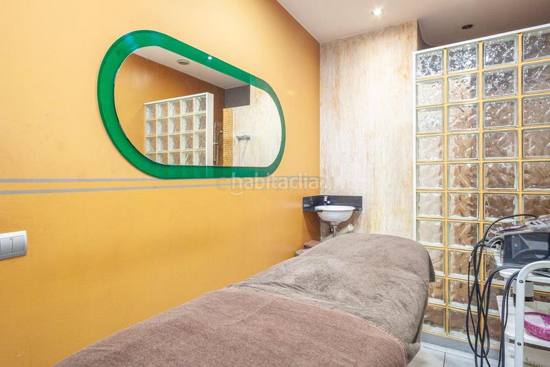 Foto f975c856-5645-44fa-bc40-fd959783ee73. Local comercial en Lloreda Badalona