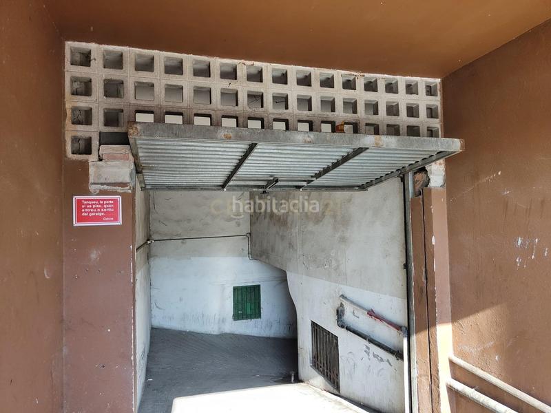 Foto 7098e569-8837-41f8-8563-0074a54b30ad. Parking coche en Banyoles