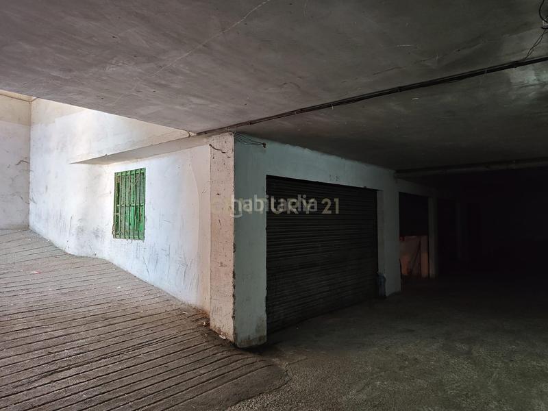 Foto a9de54a8-a232-4f62-955e-4e42632113c3. Parking coche en Banyoles