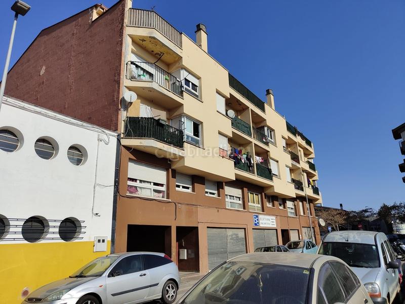 Foto aaa23d3b-e8a2-473a-9822-68596695a37c. Parking coche en Banyoles