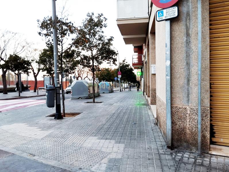 Foto f4f87ead-a004-428c-817f-030bf2e4d5fa. Local commercial dans Rocafonda Mataró