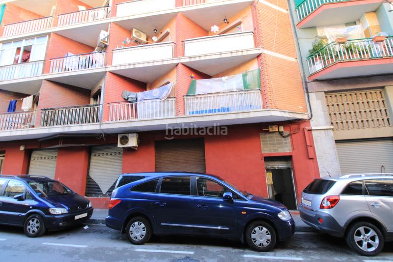 Foto a1f6cfc3-179a-4340-9287-81b3d7616848. Oficina en La Salut Badalona