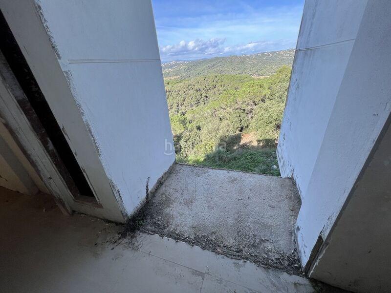 Foto f9bfb736-25f0-42a1-86f3-188456aafe55. Edificio en poblat iberic en Roca Grossa Lloret de Mar
