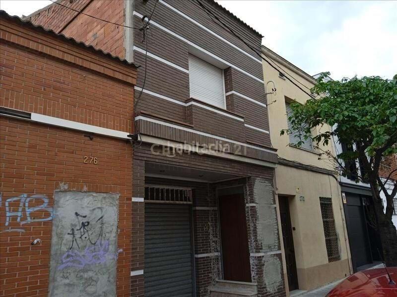 Foto 787c674f-f90d-46ed-9abf-0bc84af42840. Maison dans ample dans Sant Pere Nord Terrassa