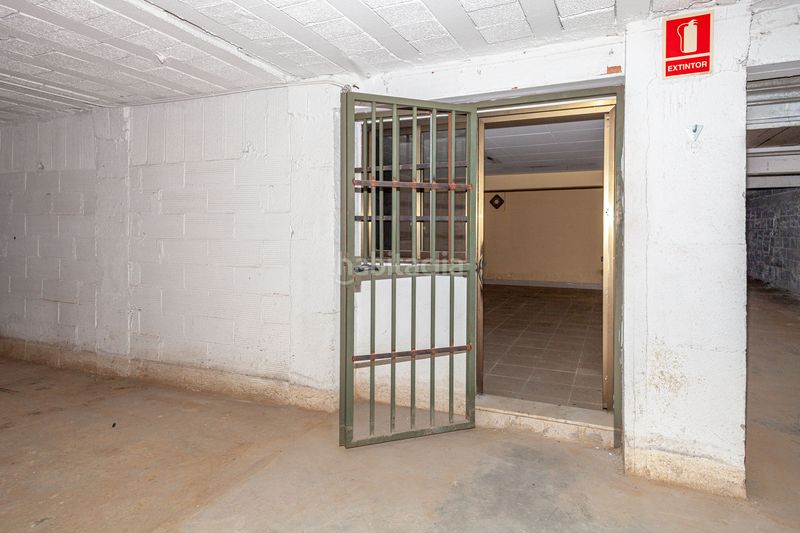 Foto 9102fc07-7c3a-4e1a-b893-8084e0d5202c. Aparcament cotxe a diputacio a Poblenou Pineda de Mar