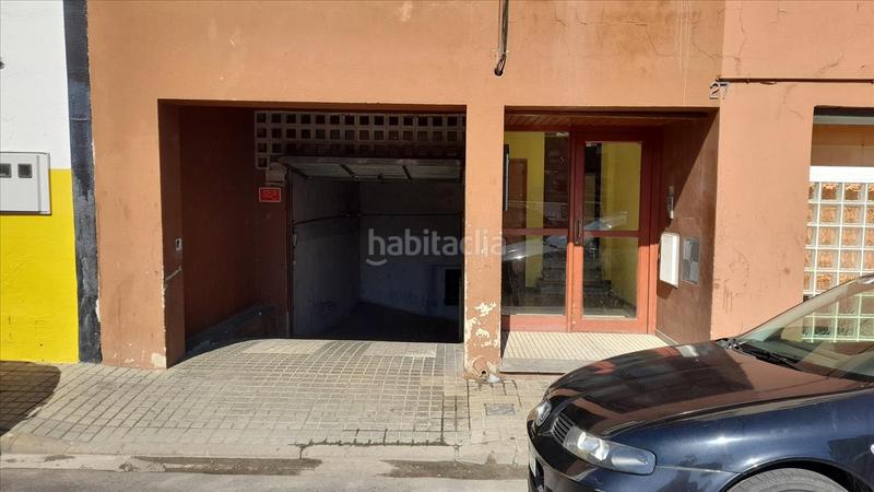 Foto f601f080-80a4-4369-b6e1-c06776ebb77f. Autoparkplatz in barcelona in Banyoles