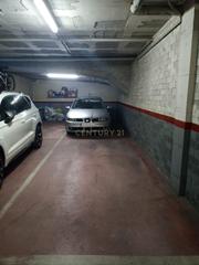 Aparcament cotxe a Blas infante 10. Plaza de aparcamiento más pequeño trastero en montmeló