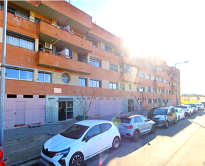 Business premise in Miquel marti i pol, de, 11