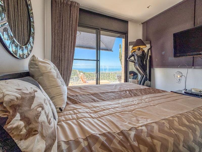 Foto 05da2b95-f0b9-46b7-8ab9-d4cf66145400. Casa en av. dels garrofers vivir el mediterráneo desde lo más alto quintmar en Sitges