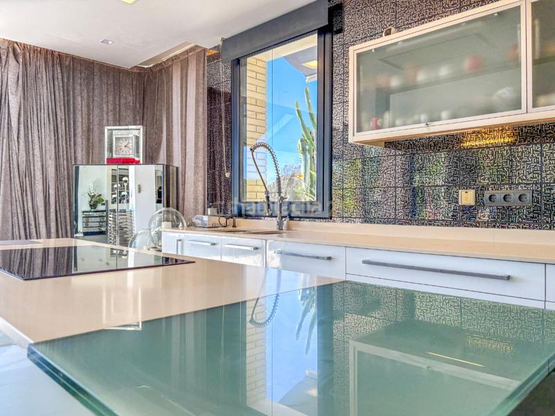 Foto 15f314a3-2593-460c-b624-b590f27912de. Casa en av. dels garrofers vivir el mediterráneo desde lo más alto quintmar en Sitges