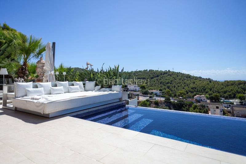 Foto 8850cb46-f8b2-469d-a9f1-2c717c50757b. Casa en av. dels garrofers vivir el mediterráneo desde lo más alto quintmar en Sitges