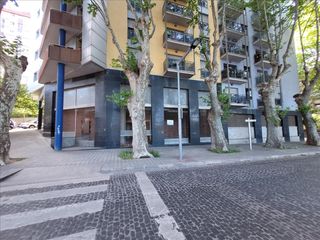 Local Comercial en Eixample-Horta Capallera. Amplio local enfigueres para recuperar  260m por 105.000