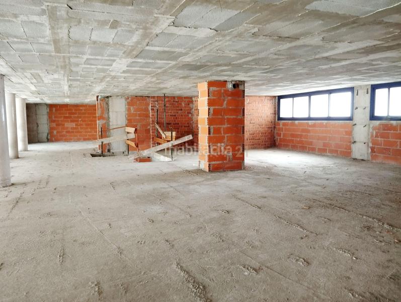 Foto 17e0022b-f8d6-4202-9881-5234c1f51b92. Local comercial en anselm clave en Mercat-Mas Moixa Blanes