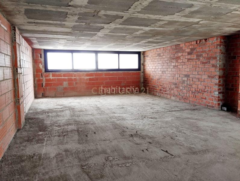 Foto 6bb1a9d6-109a-47ff-9976-71f618f70f36. Local commercial dans anselm clave dans Mercat-Mas Moixa Blanes