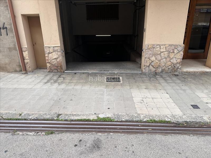 Foto fc6e4a76-ab62-4a92-adf4-195f1060b1a6. Autoparkplatz in calle oliva in Creu de la Mà Figueres