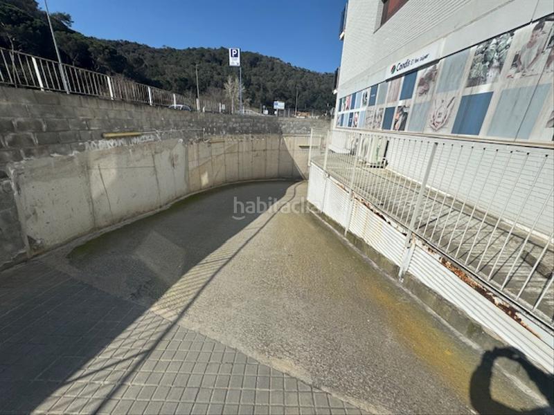 Foto 1491960e-4230-44fb-bef5-e3a48d8cc62c. Aparcament cotxe a de la bomba a Dosrius poble Dosrius