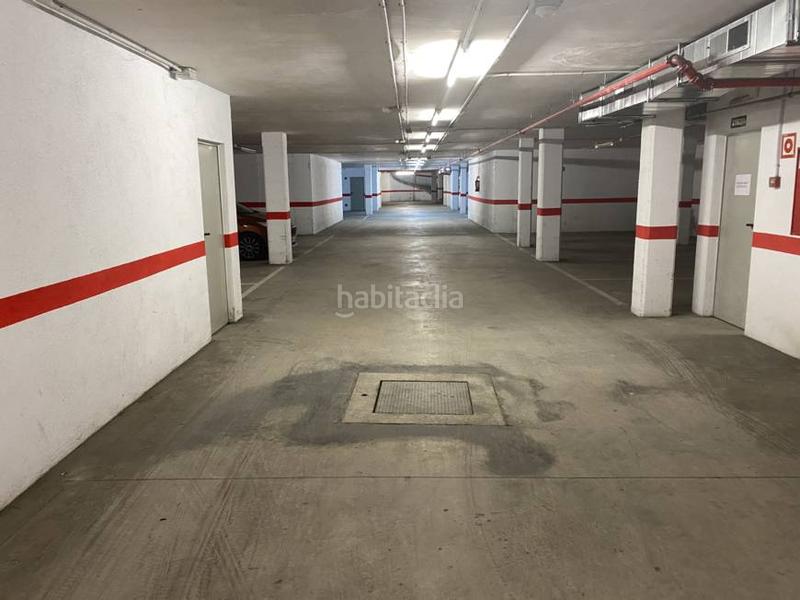 Foto 983e2789-ab42-42aa-ae8d-52640cc46dc8. Autoparkplatz in de la bomba in Dosrius poble Dosrius