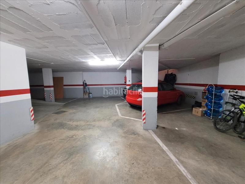 Foto d979ddf4-0983-41b4-8a60-30ec6bcbf9b4. Car parking in cendrassos in Eixample-Horta Capallera Figueres