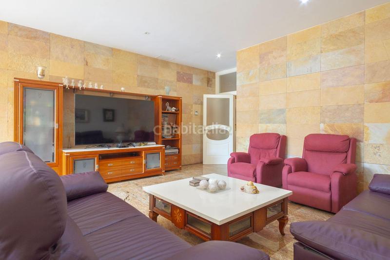 Foto 67075430-9eea-45d9-b63a-67f0f38256ec. Casa a Centre Mataró