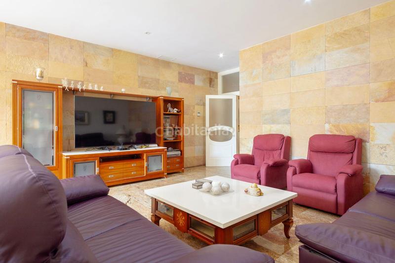 Foto b2c3485f-9922-4ab1-afc2-d1871a05b7cc. Casa a Centre Mataró