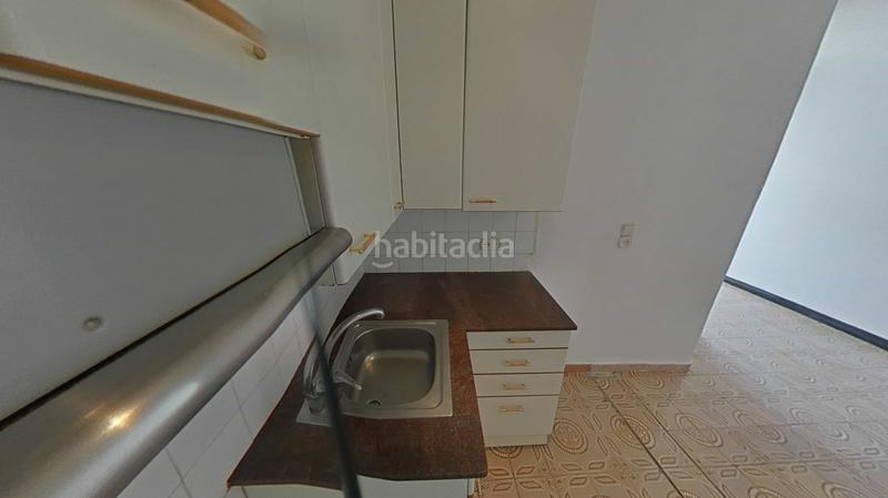 Foto 508bf902-cf6a-4ac4-9cce-c8b4dc5e391f. Apartament a santa coloma a Llefià Badalona