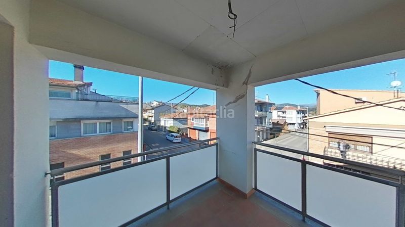 Foto 84761fb0-b854-420d-8e69-2fbc6290361f. Casa a calle roure a Olot
