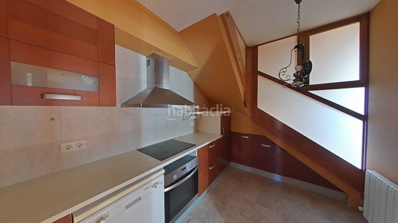 Foto 9352c109-eeea-49c8-8ca3-9cd3bc4b8eef. Casa a calle roure a Olot