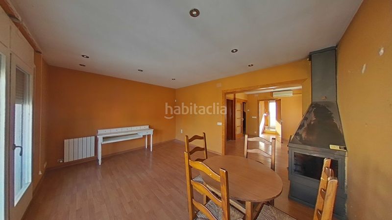 Foto 990ad70d-184f-46f6-bc33-375510d33c31. Casa a calle roure a Olot